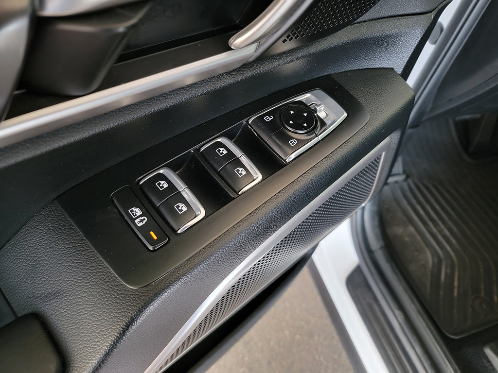 Used 2025 Kia Telluride LX FWD image 11