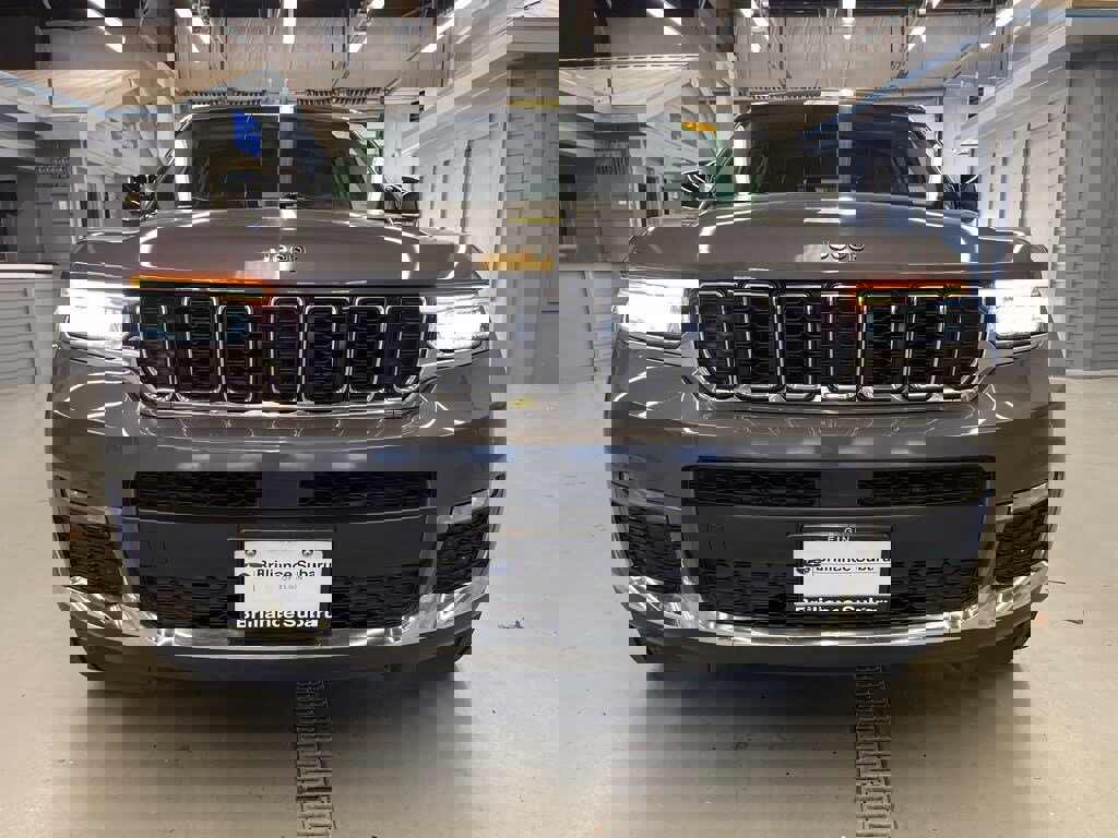 Used 2021 Jeep Grand Cherokee L Limited image 2