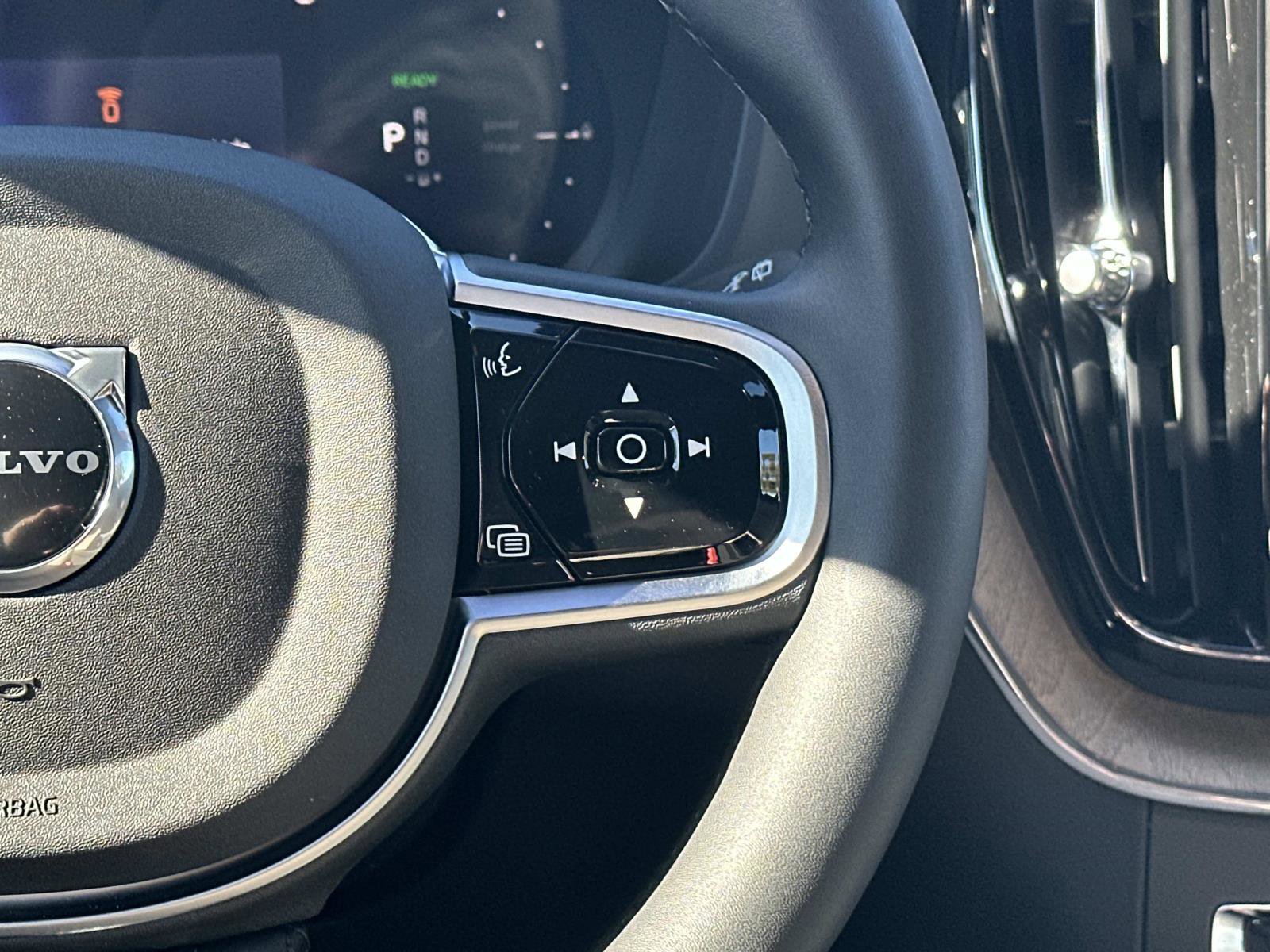 New 2026 Volvo XC60 T8 Plus w/ Climate Package AWD/4WD image 9