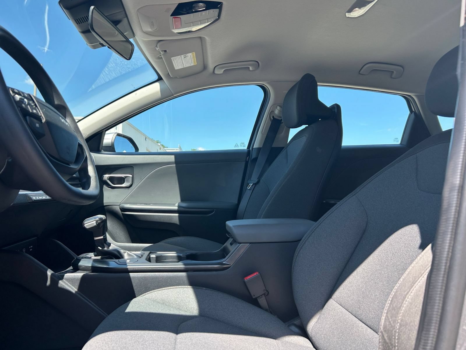 Used 2025 Kia K4 FWD image 21