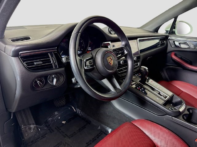 Used 2023 Porsche Macan AWD/4WD image 22