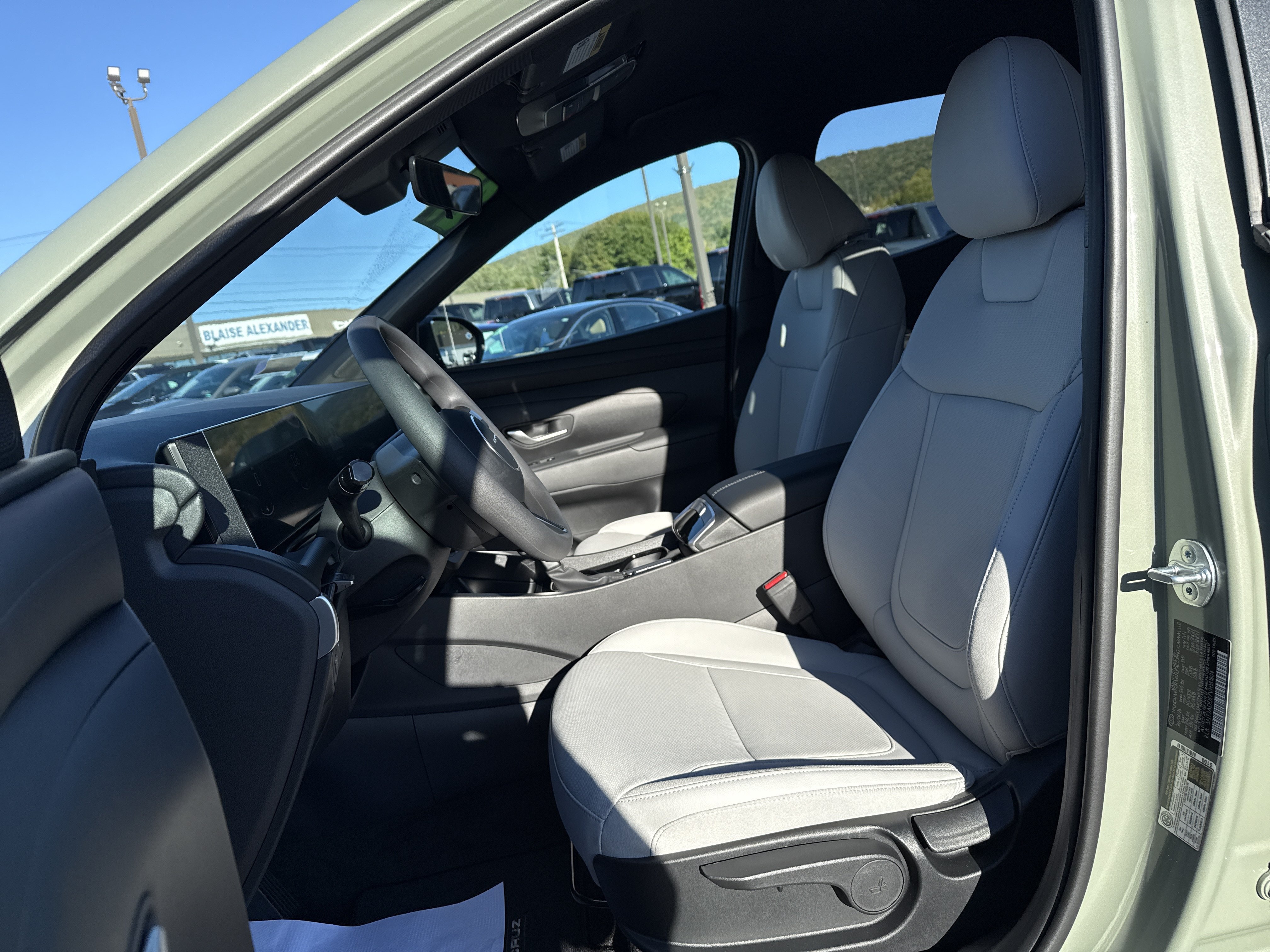 New 2027 Hyundai Santa Cruz SE AWD/4WD image 15