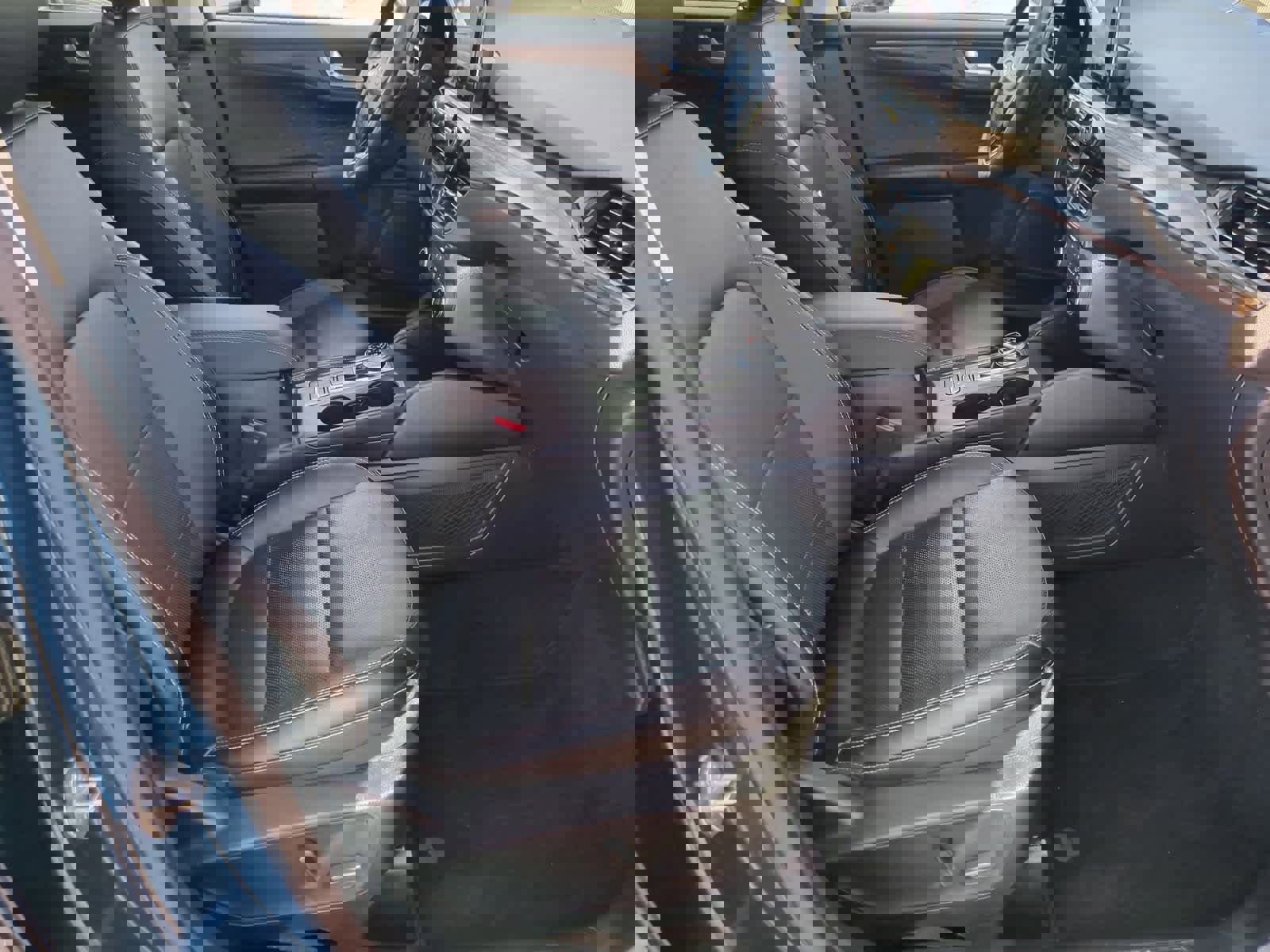 Used 2020 Ford Escape Titanium image 23