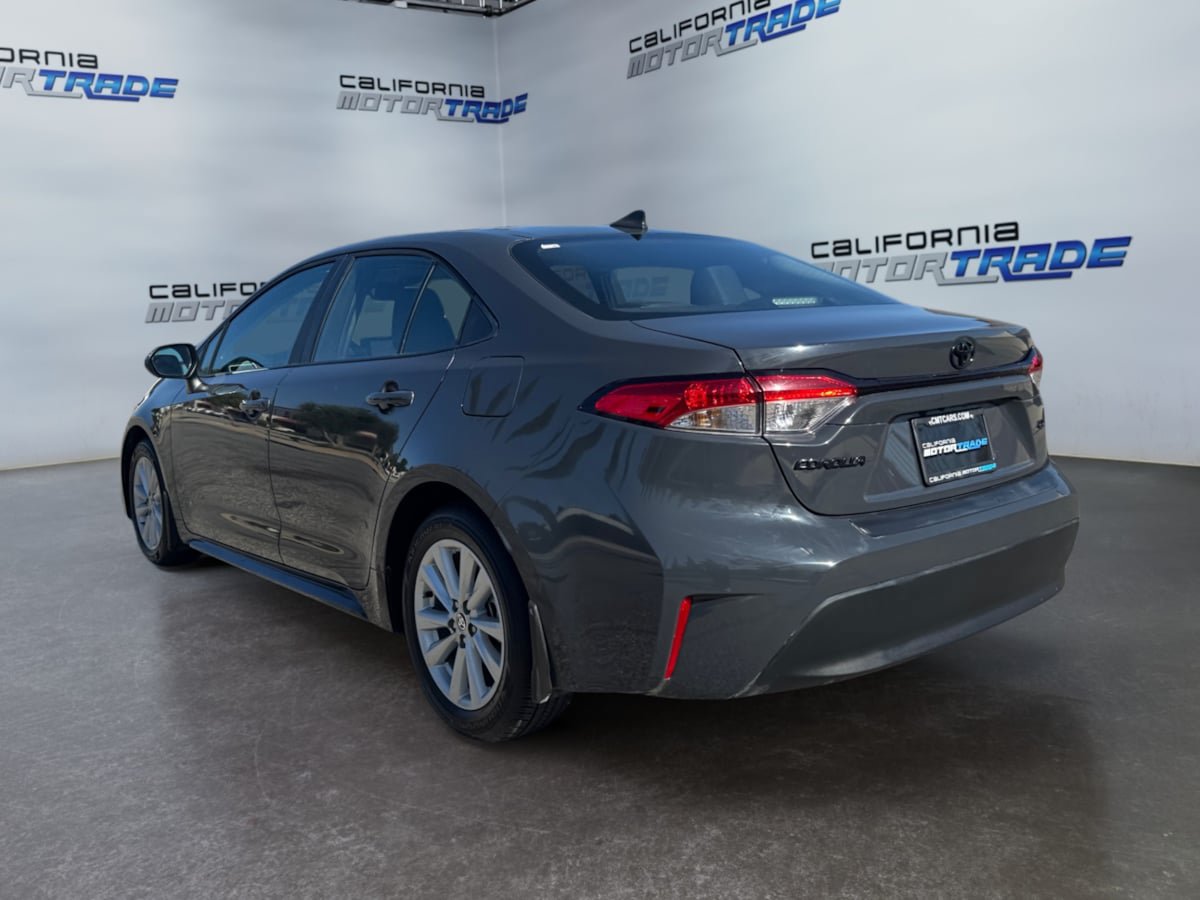 Used 2026 Toyota Corolla LE w/ LE Premium Package FWD image 7