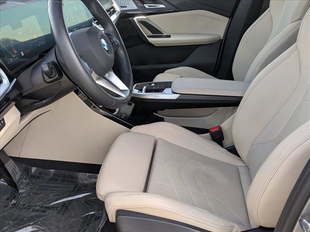 Used 2025 BMW X2 xDrive28i w/ Premium Package image 16