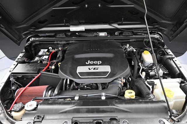 Used 2018 Jeep Wrangler Sport AWD/4WD image 16