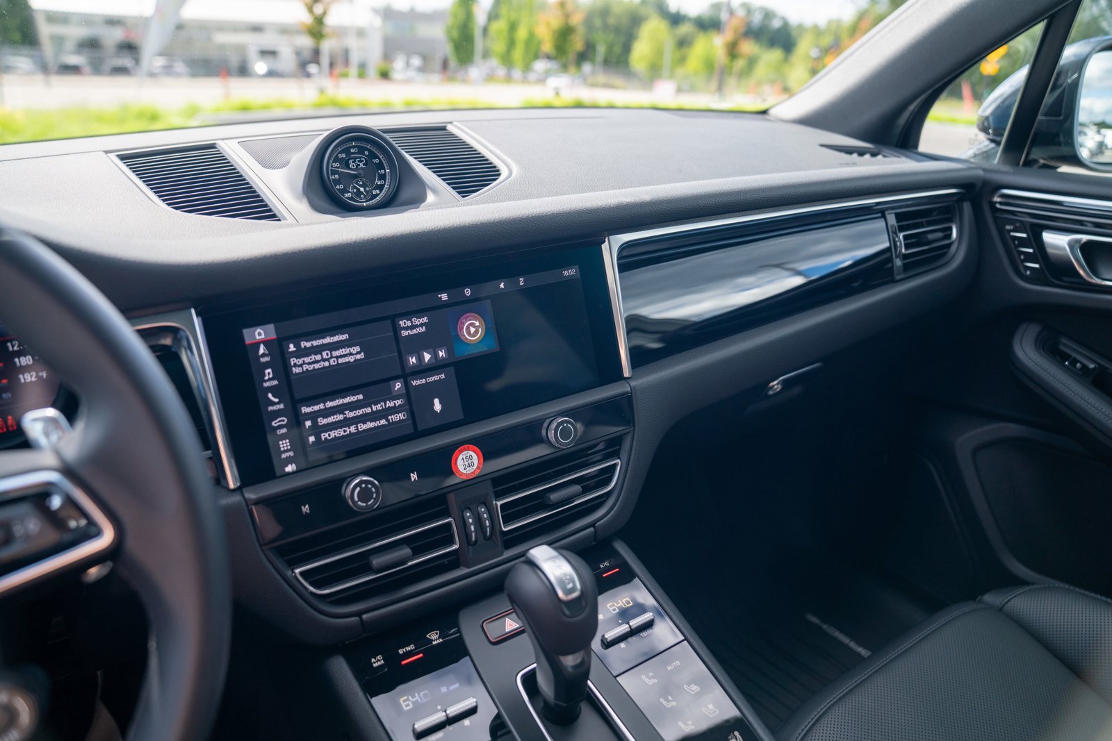 Certified 2026 Porsche Macan AWD/4WD image 15