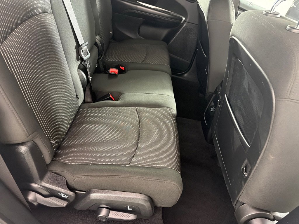 Used 2020 Dodge Journey SE w/ SE Popular Equipment Group FWD image 21