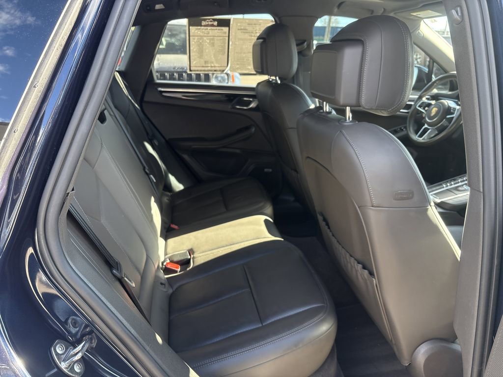 Used 2020 Porsche Macan AWD/4WD image 33