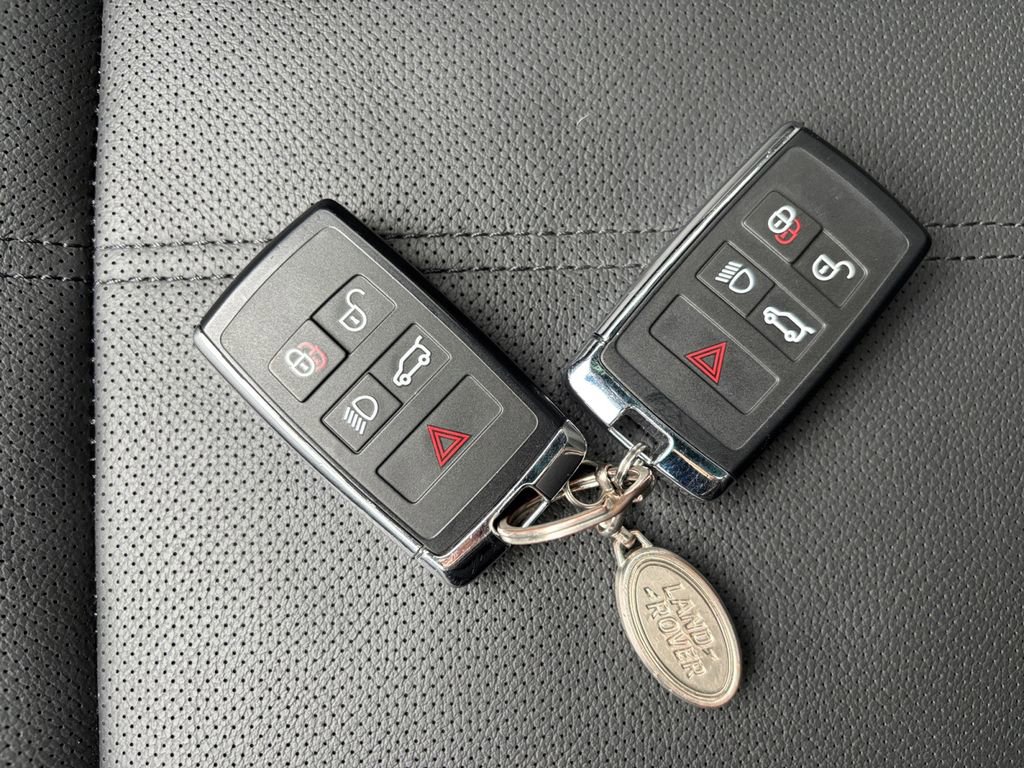 Used 2024 Land Rover Range Rover Velar Dynamic SE AWD/4WD image 33