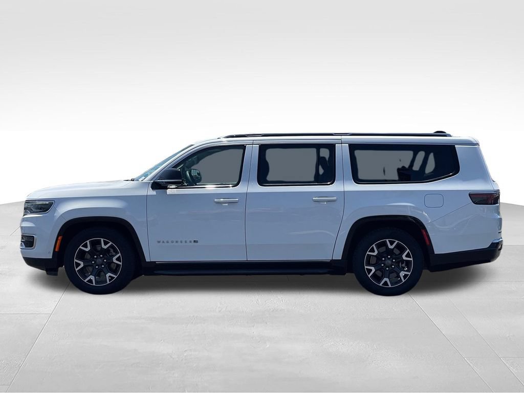Used 2024 Jeep Wagoneer L Series III w/ Flexible Seating Group AWD/4WD image 8