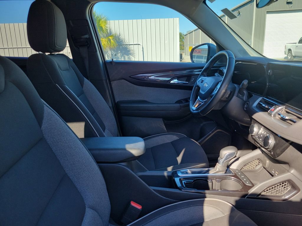 Used 2024 Chevrolet TrailBlazer LT w/ LT Cold Weather Package image 35