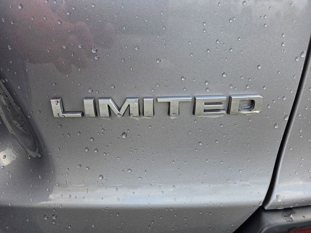 Used 2019 Jeep Cherokee Limited w/ Technology Group image 25