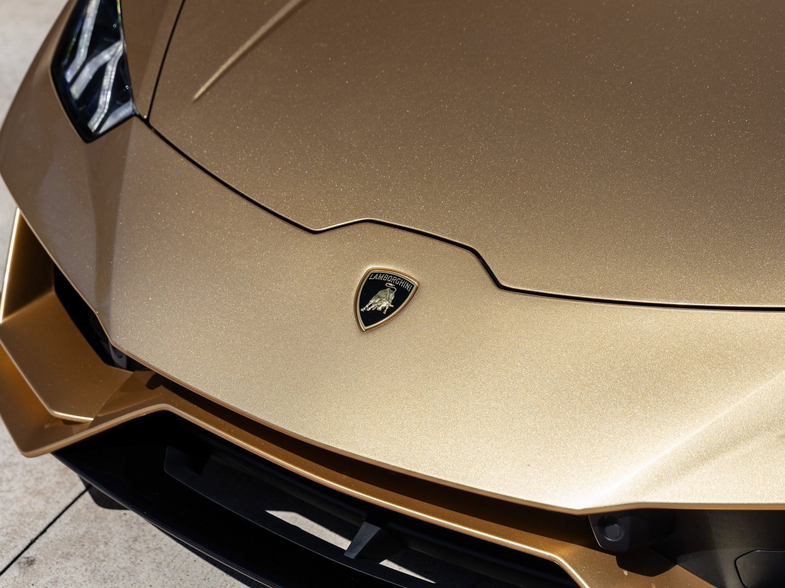 Used 2020 Lamborghini Huracan EVO image 22