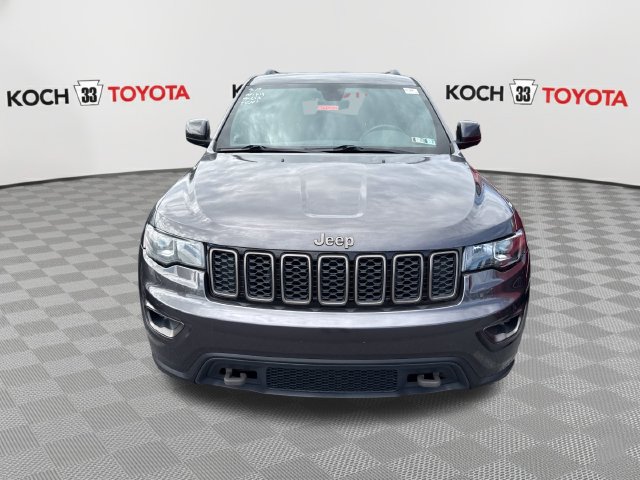 Used 2017 Jeep Grand Cherokee Laredo AWD/4WD image 2