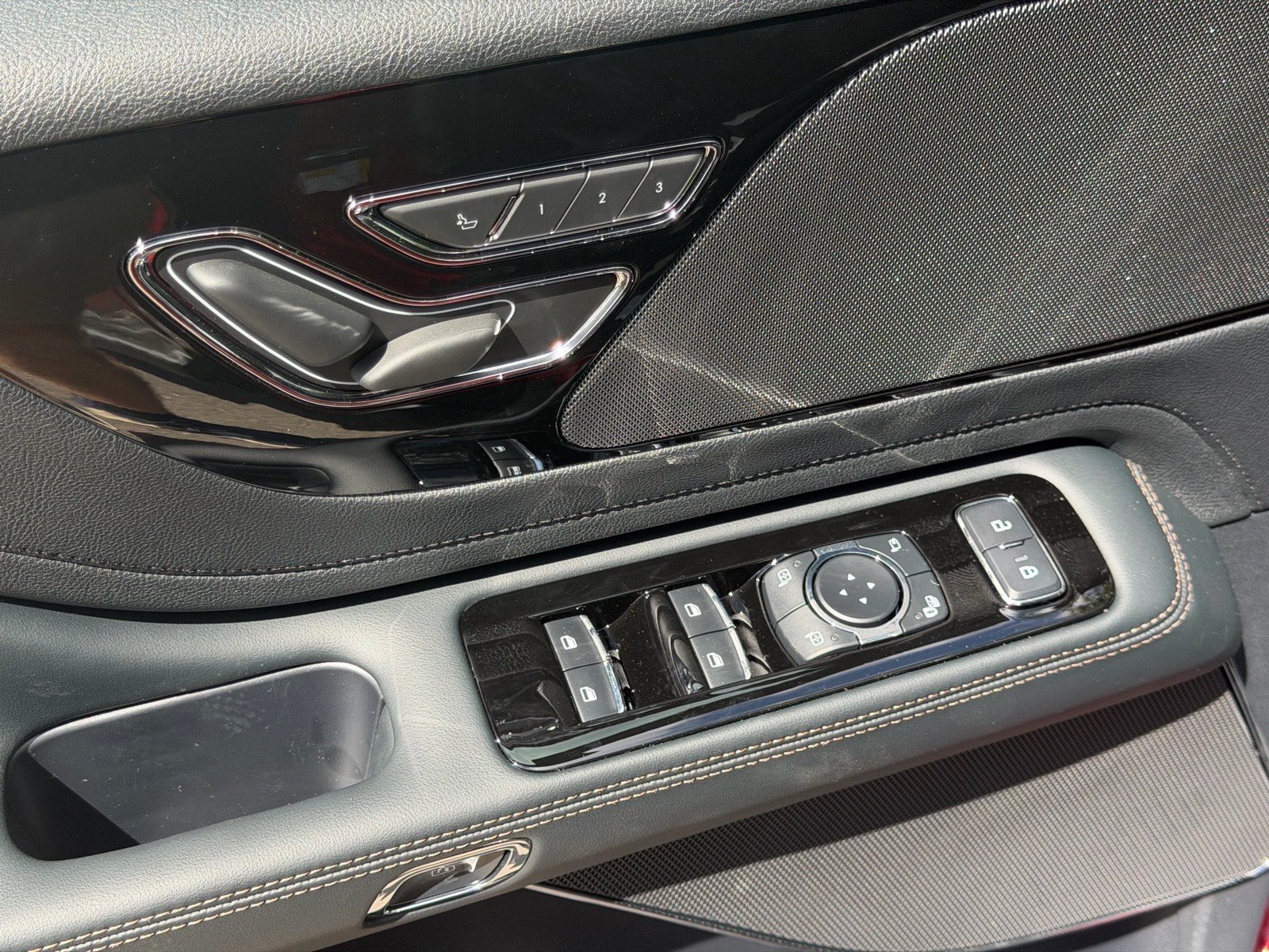 New 2026 Lincoln Aviator AWD image 27