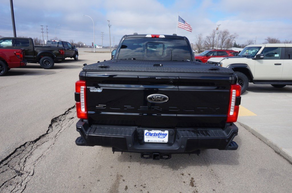 Used 2025 Ford F350 Lariat w/ Black Appearance Package AWD/4WD image 4
