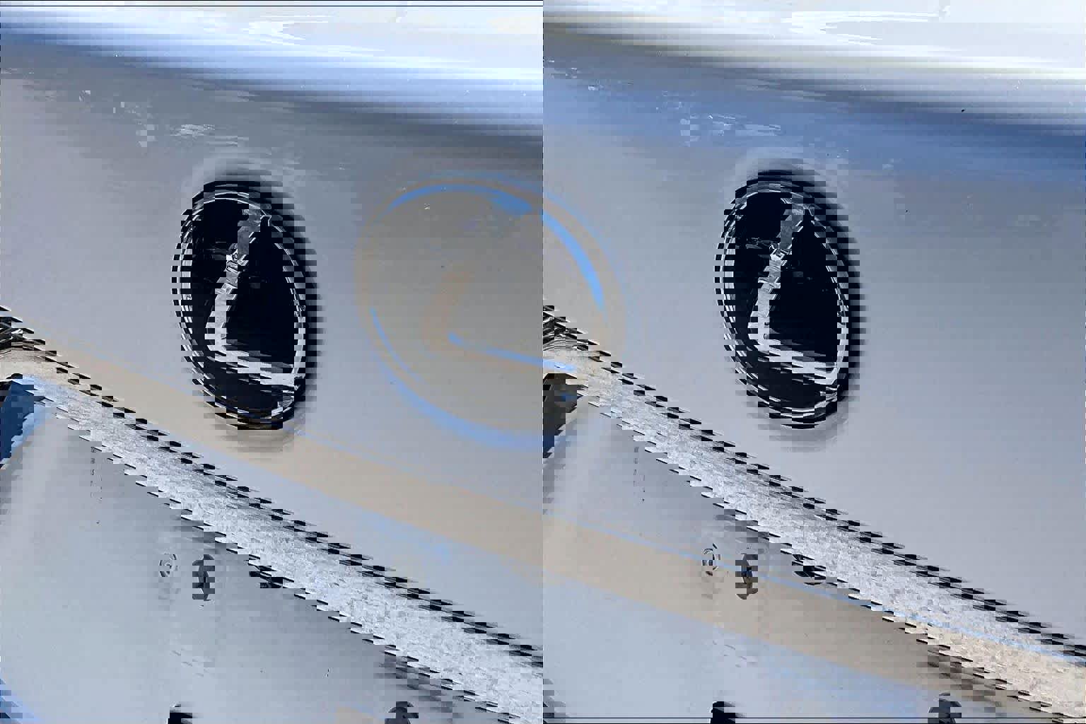 Used 2020 Lexus LS 500 w/ Accessory Package (Z2) image 31