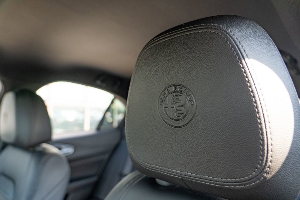 Used 2023 Alfa Romeo Giulia Quadrifoglio image 16