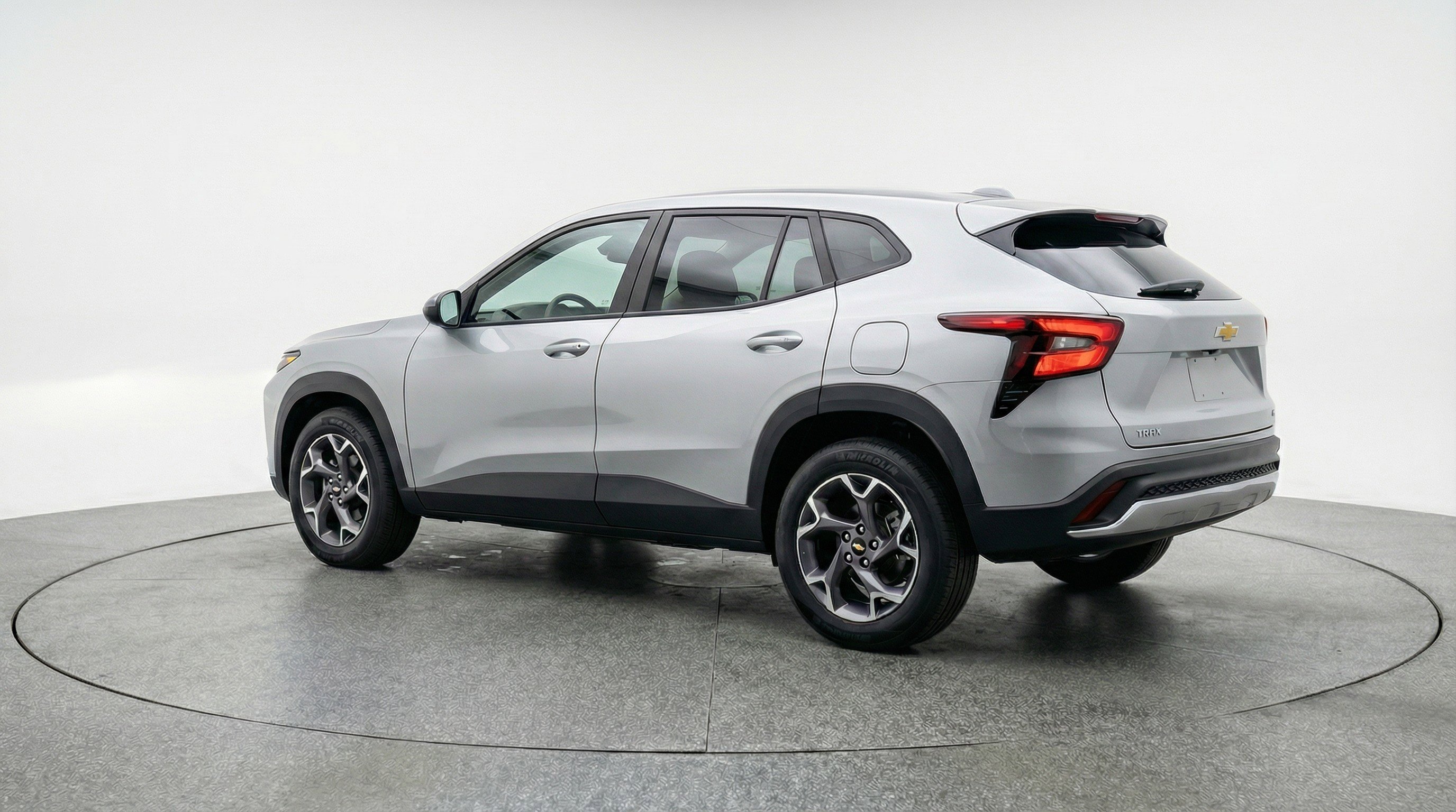 Used 2025 Chevrolet Trax LT w/ LT Convenience Package FWD image 6