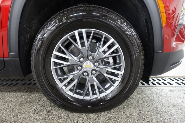 Used 2025 Chevrolet Traverse LT w/ Enhanced Driving Package image 29