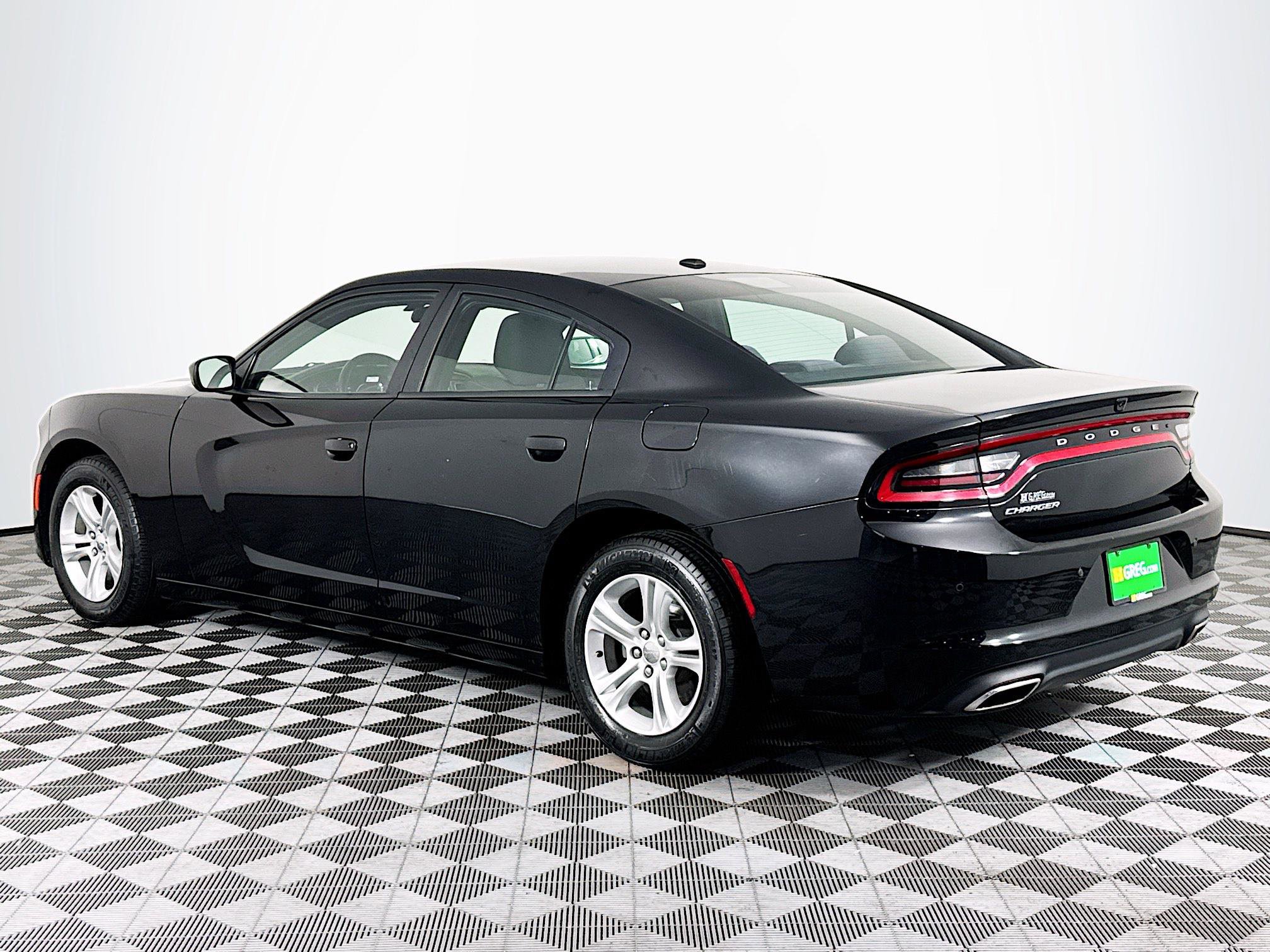 Used 2020 Dodge Charger SXT image 6