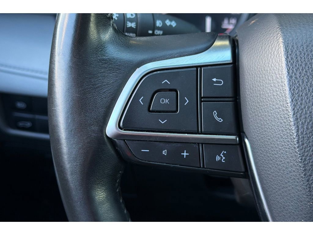 Used 2020 Toyota Highlander XLE image 29