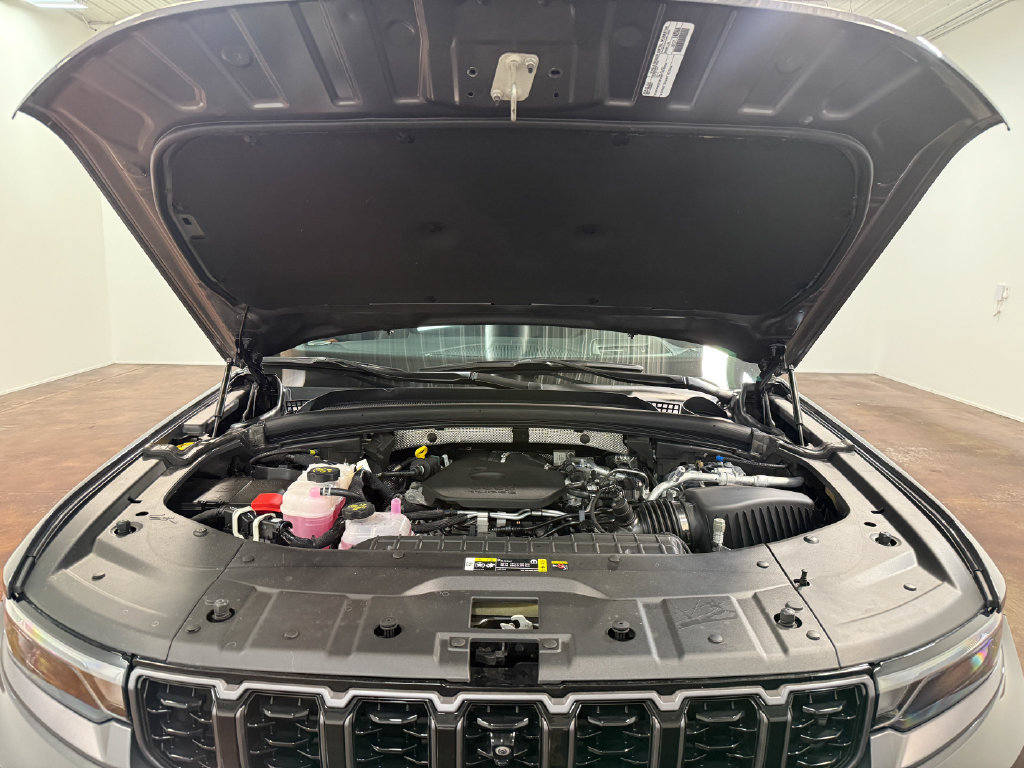 Used 2026 Jeep Grand Cherokee L Summit w/ Obsidian Package AWD/4WD image 90