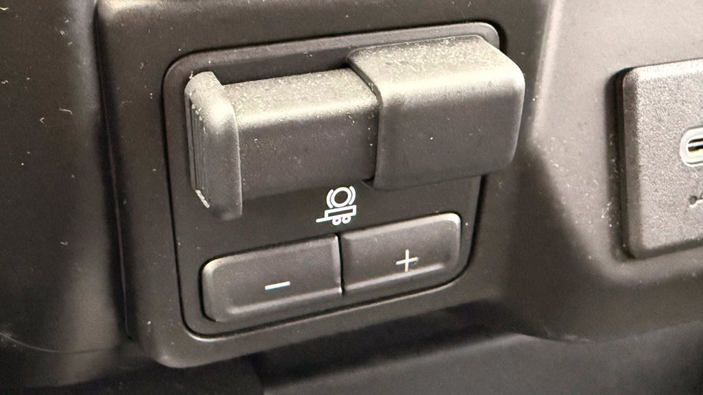 Used 2019 Chevrolet Silverado 1500 RST AWD/4WD image 31