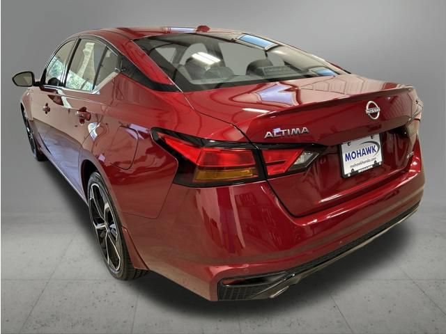 Used 2024 Nissan Altima 2.5 SR AWD/4WD image 3