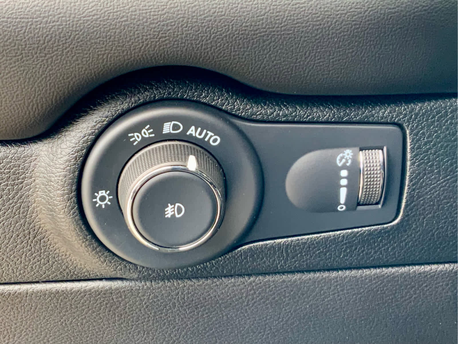 Used 2022 Dodge Durango SXT AWD/4WD image 46