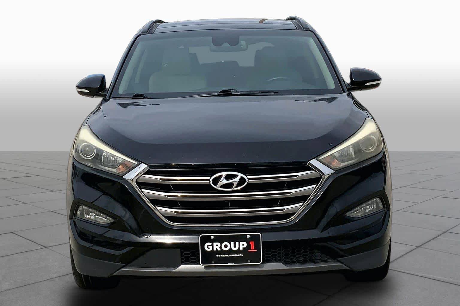 Used 2016 Hyundai Tucson Limited w/ Option Group 03 FWD image 4