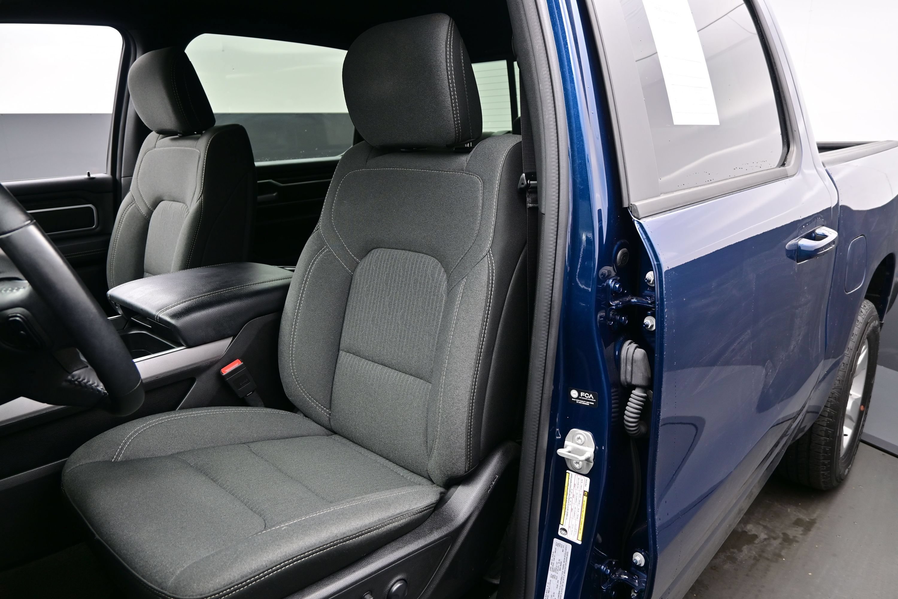 Used 2023 RAM 1500 Big Horn AWD/4WD image 12