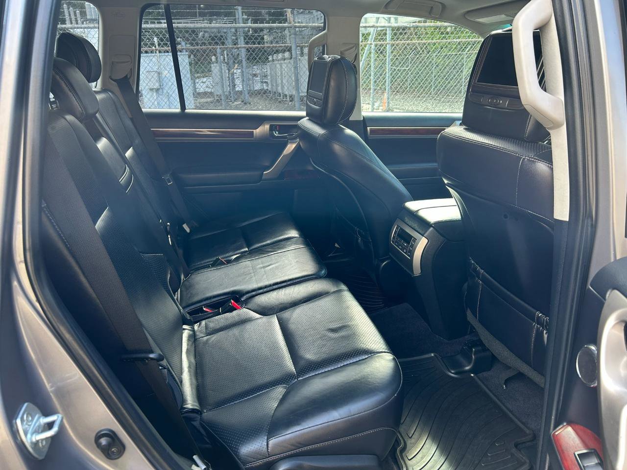 Used 2013 Lexus GX 460 Premium AWD/4WD image 19