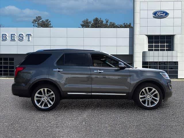 Used 2017 Ford Explorer Limited w/ Equipment Group 301A AWD/4WD image 10