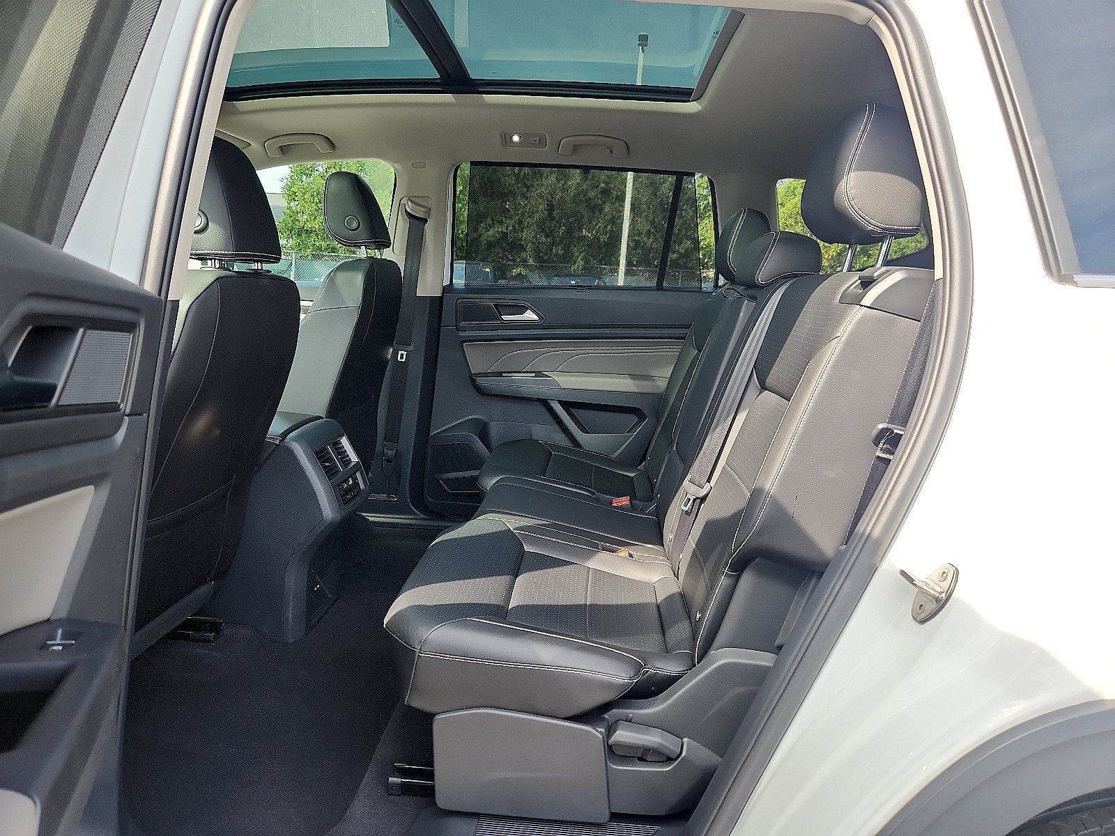 Certified 2023 Volkswagen Atlas SE w/ Panoramic Sunroof Package AWD/4WD image 10