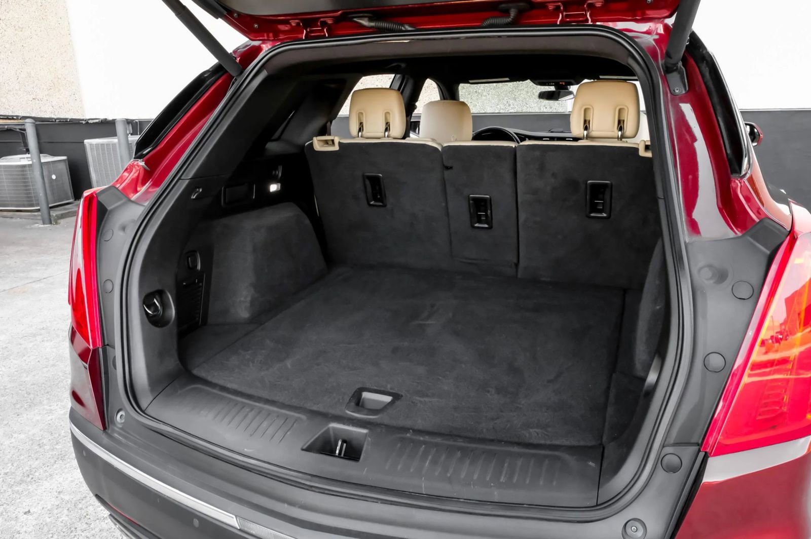 Used 2018 Cadillac XT5 FWD image 59