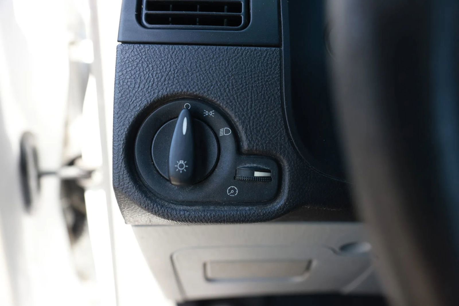 Used 2007 Ford Focus SE image 42