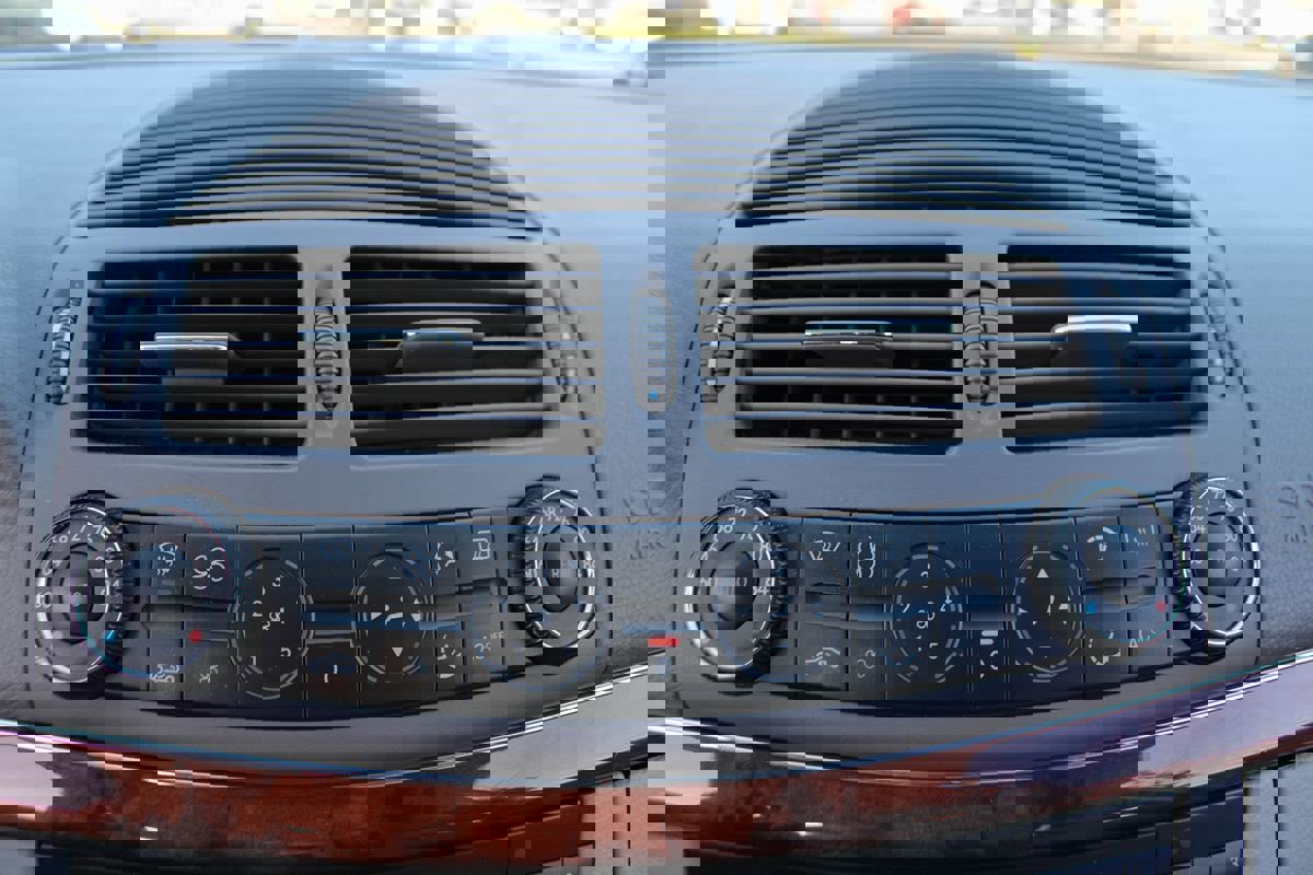 Used 2004 Mercedes-Benz E 320 Sedan image 28