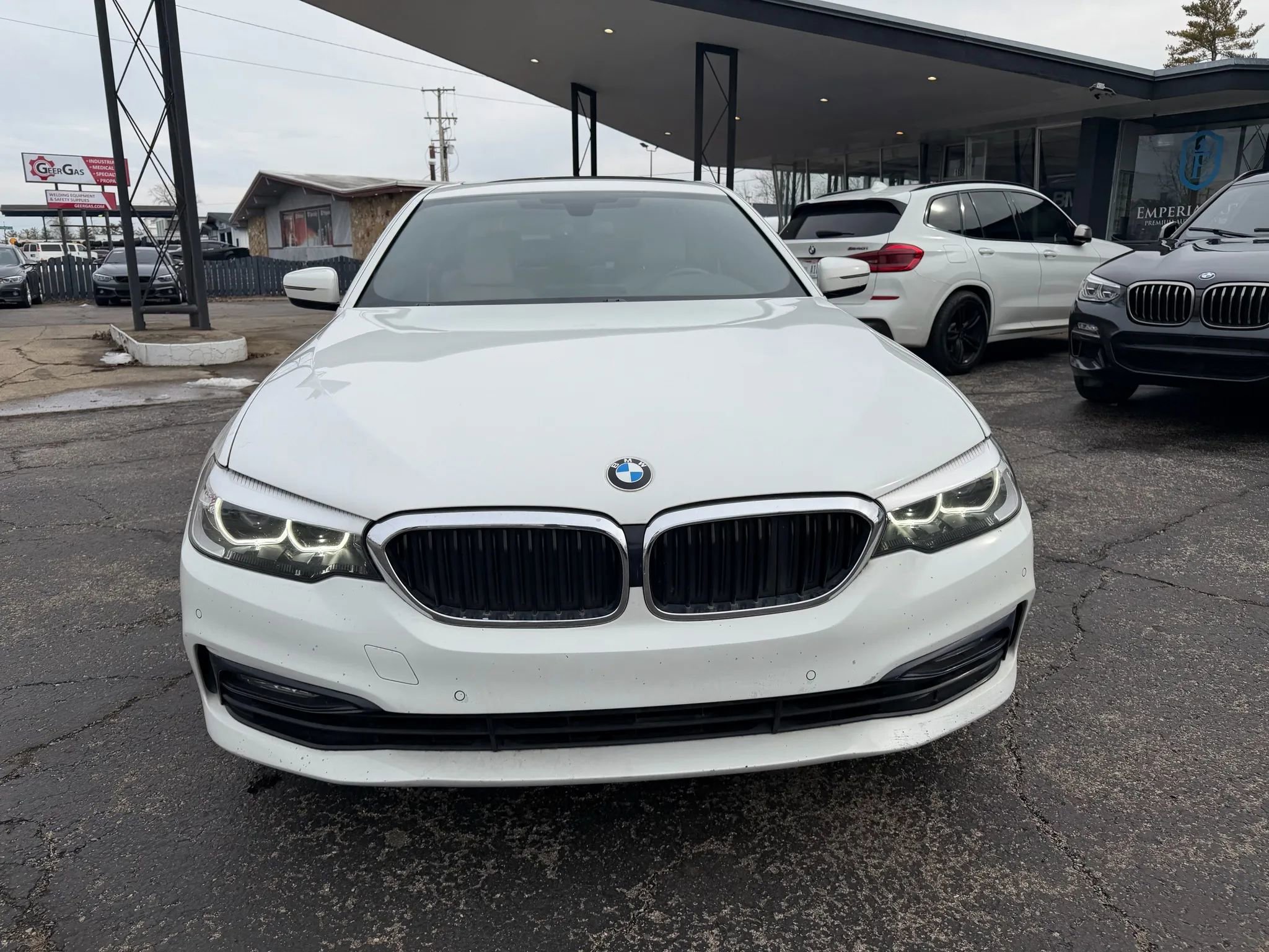 Used 2017 BMW 530i xDrive image 2
