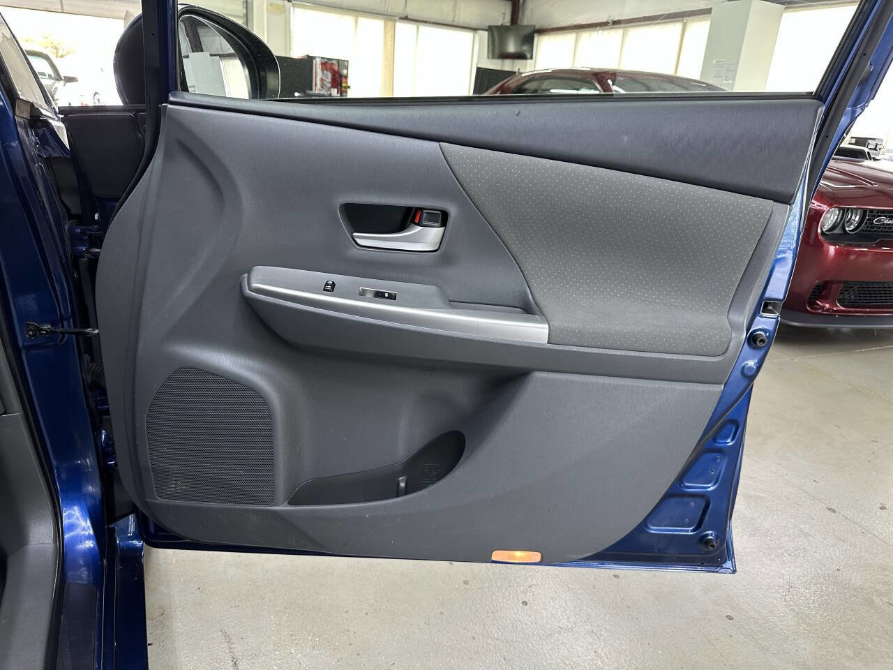 Used 2012 Toyota Prius V image 16