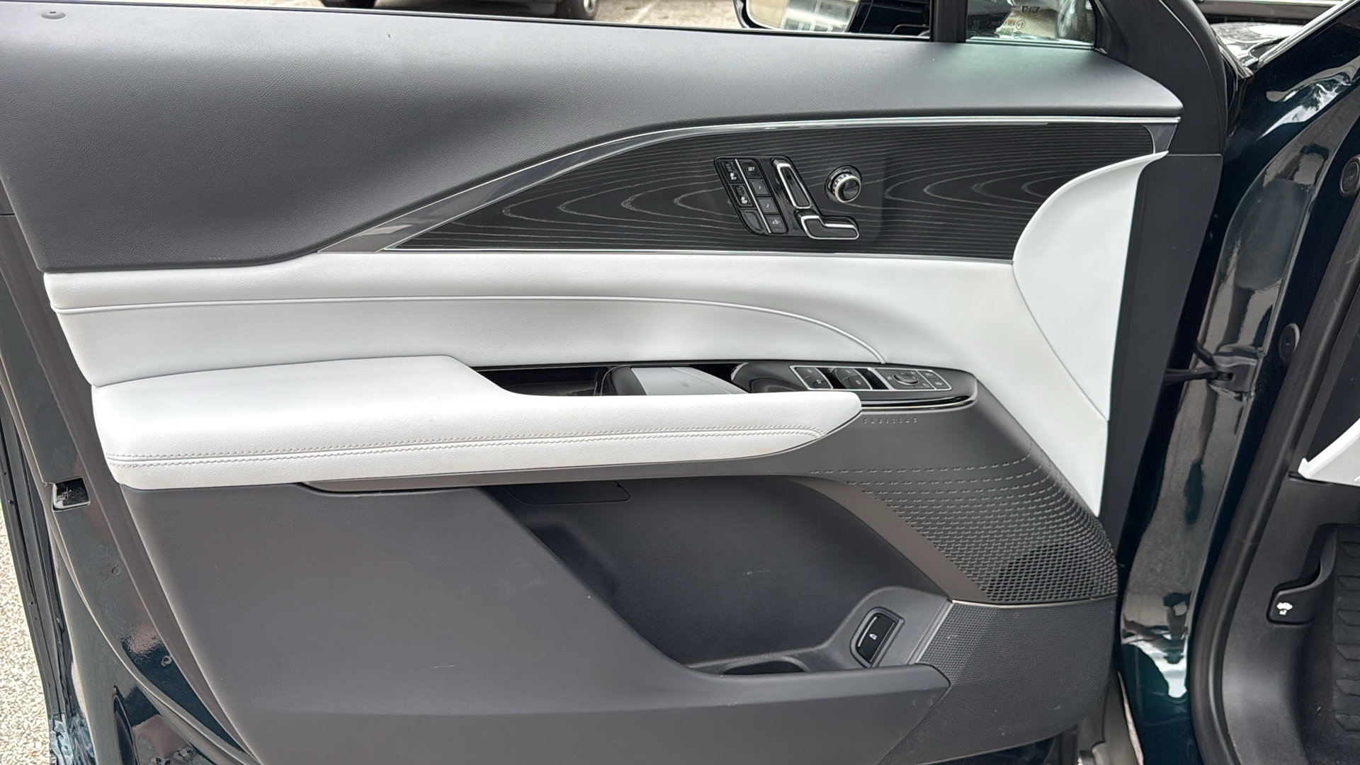 Certified 2024 Cadillac Lyriq Sport w/ LPO, Floor Liner Package AWD/4WD image 10