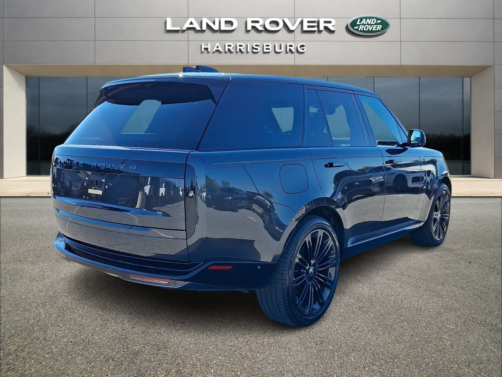 Used 2025 Land Rover Range Rover SE AWD/4WD image 4