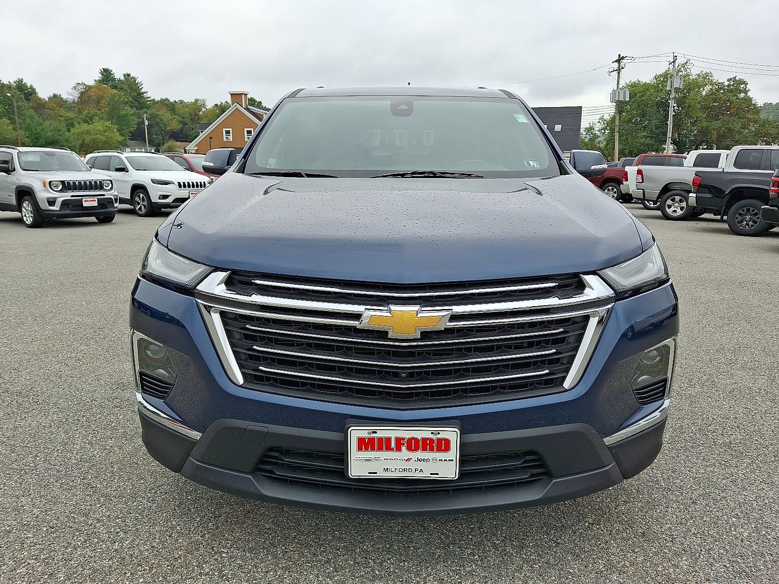 Used 2023 Chevrolet Traverse LT w/ LT Premium Package image 3