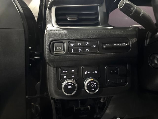 Used 2023 GMC Yukon Denali w/ Advanced Technology Package AWD/4WD image 18