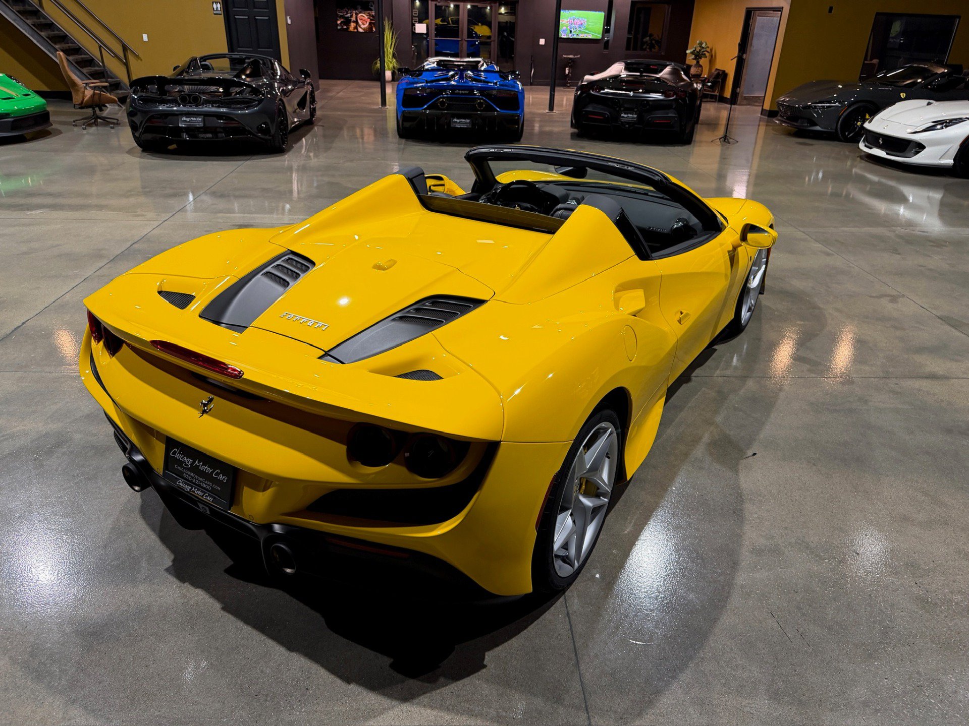 Used 2023 Ferrari F8 Tributo RWD image 19