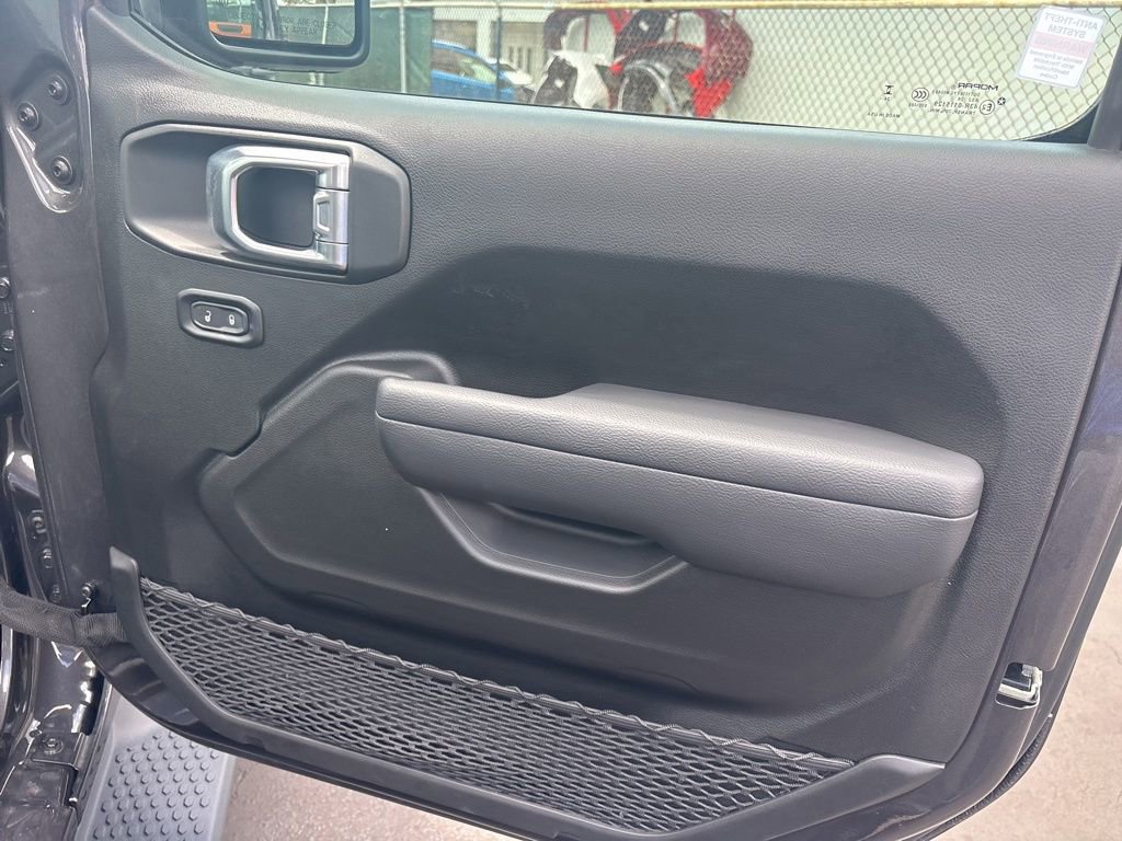 Used 2025 Jeep Wrangler Sport S image 30