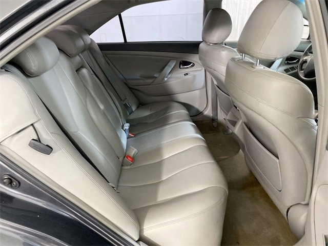 Used 2011 Toyota Camry LE image 31