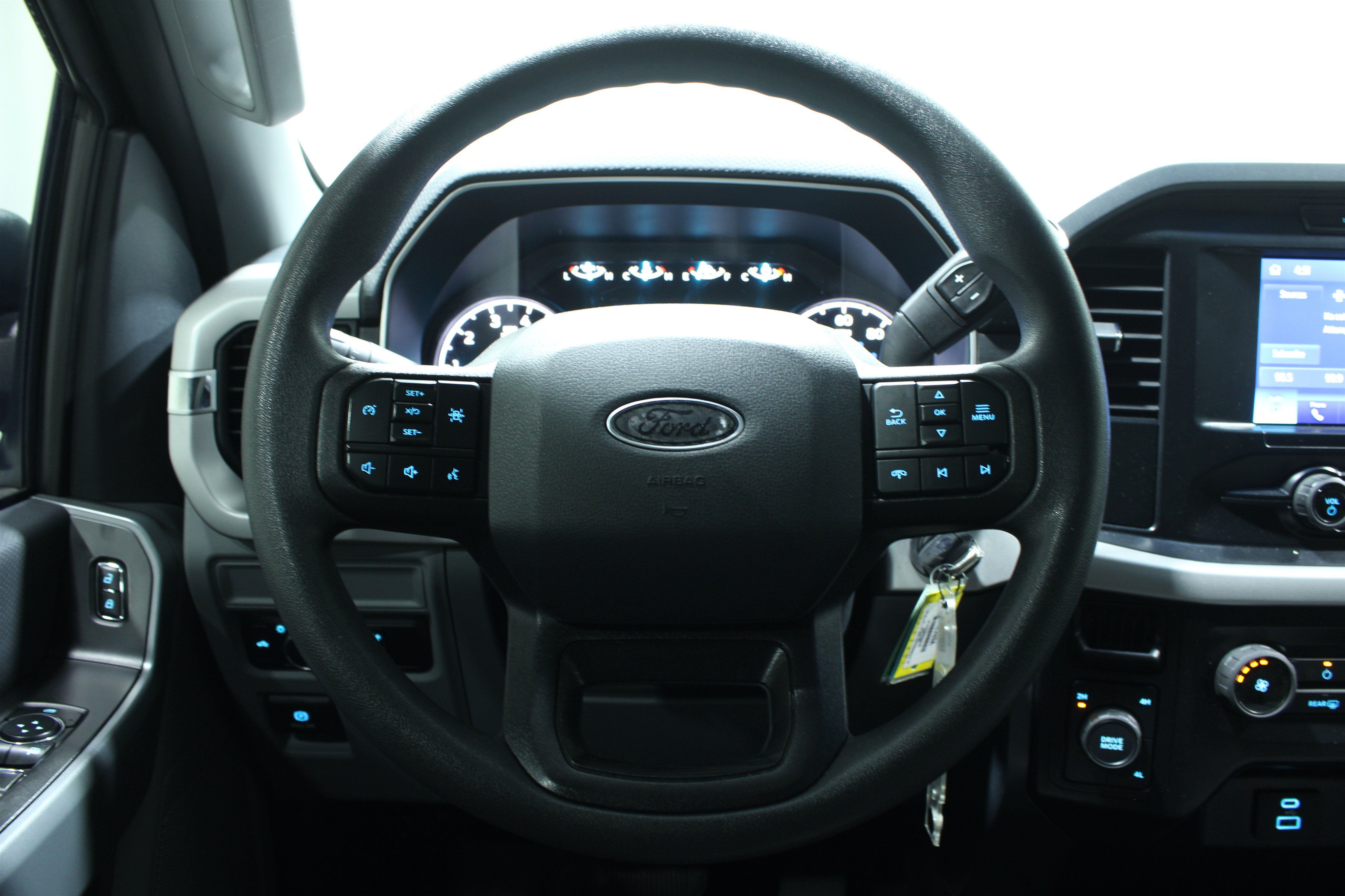 Used 2023 Ford F150 XLT AWD/4WD image 11