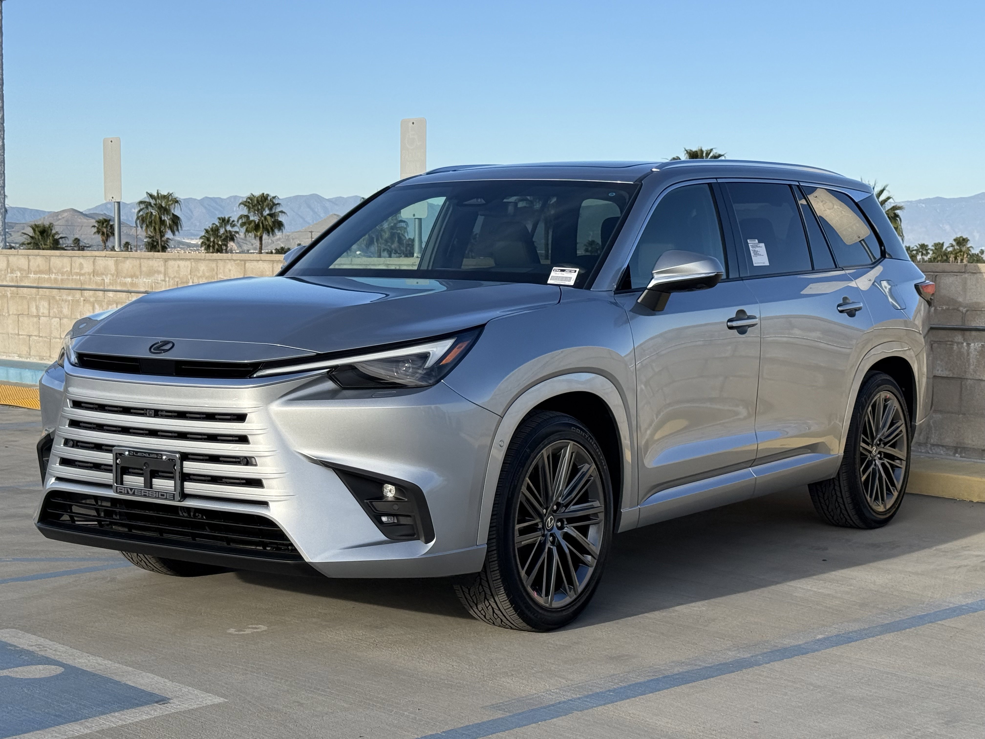 New 2026 Lexus TX 550h AWD Plug-In Hybrid image 7